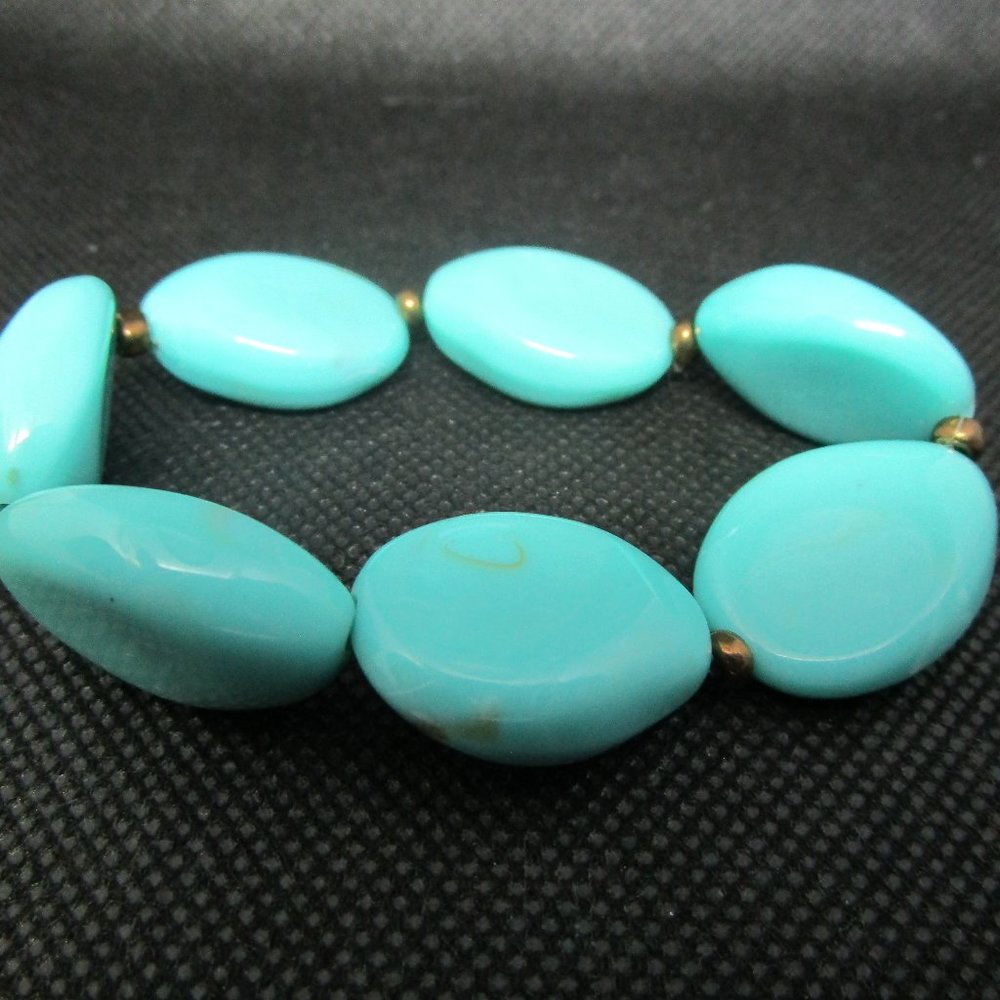 Stretchy Turquoise Bead Bracelet